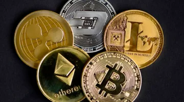 تفاوت أسعار العملات الرقمية وارتفاع «بتكوين» فوق 109 آلاف دولار