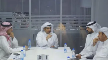 وزير الإعلام يراجع استراتيجية التغطية الإعلامية للأحداث الراهنة في المنطقة