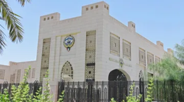 «وزارة الخارجية» تدعو المواطنين إلى توخي الحذر ومغادرة المناطق غير الآمنة.
