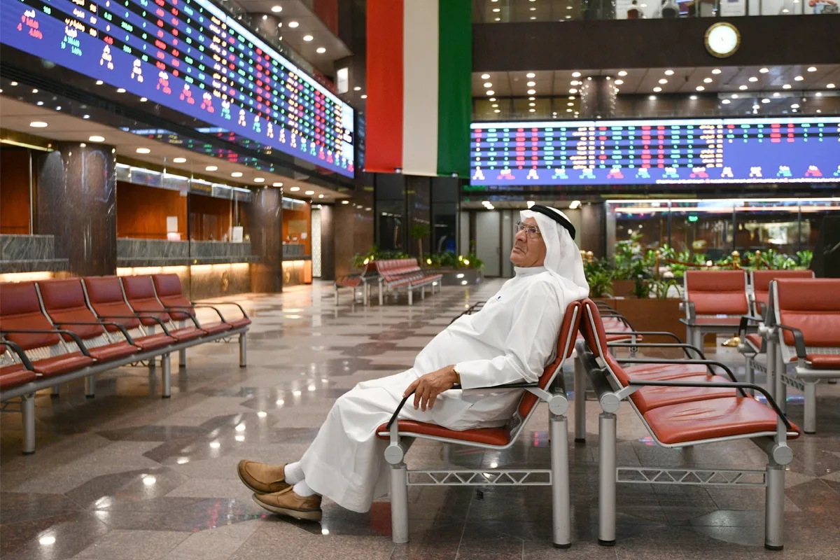 أسواق الخليج تحدّ من تداعيات الحرب الإقليمية بشكل نسبي أسواق الخليج تحدّ من تداعيات الحرب الإقليمية بشكل نسبي