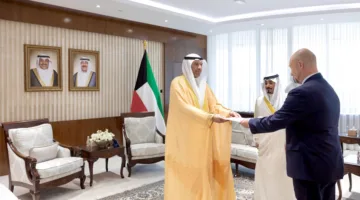 وزير الخارجية يستقبل نسخاً من وثائق اعتماد خمسة سفراء