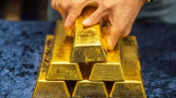 الذهب ينخفض مع تحقيق الأرباح بعد اقترابه من ذروته في شهرين