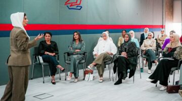 بنك الخليج يستمر في تنظيم الجلسات الشهرية «WOW» لدعم تمكين المرأة