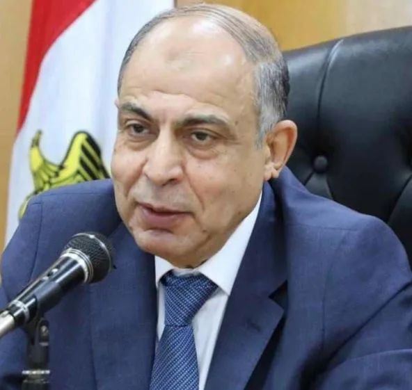 محافظ المنيا يطلق سوق اليوم الواحد على كورنيش النيل بمناسبة عيد الأضحى مع تخفيضات تصل إلى 40% محافظ المنيا يطلق سوق اليوم الواحد على كورنيش النيل بمناسبة عيد الأضحى مع تخفيضات تصل إلى 40%