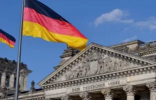 المحكمة الإدارية الفيدرالية في ألمانيا تلغي الحظر المفروض على مجلة كومباكت اليمينية المتطرفة