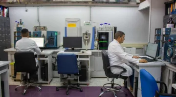 معمل تحليل متبقيات المبيدات يقوم بفحص وإصدار شهادات لأكثر من 2500 عينة لضمان استمرارية التصدير.
