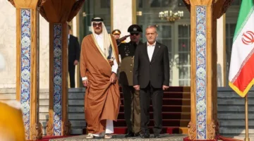 الرئيس الإيراني يؤكد لأمير قطر قدرة بلاده على الدفاع عن نفسها بشكل كامل