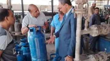 محافظ قنا يقوم بزيارة غير متوقعة لمصنع الغازات البترولية HU ويؤكد على أهمية إجراءات الوزن والسلامة والجودة