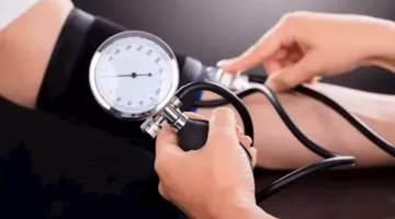 5 أطعمة تزيد ضغط الدم دون أن تشعر.. كن حذرًا من تناولها