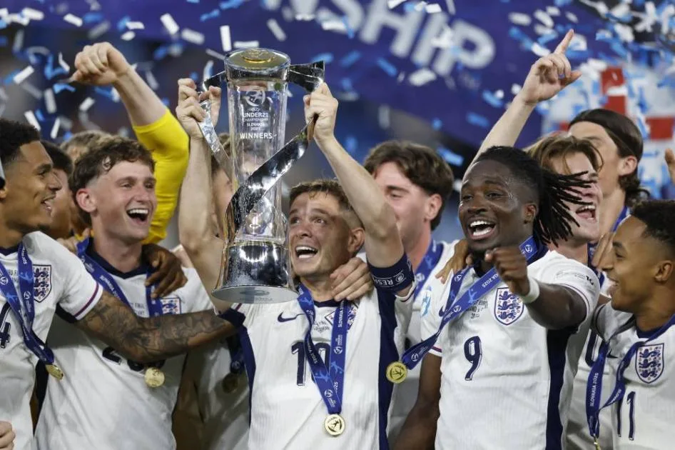 5 أندية ألمانية تسعى للتعاقد مع لاعب مانشستر سيتي