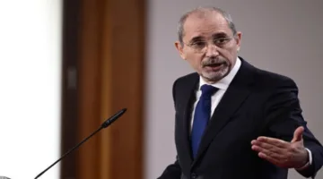 الصفدي يُبرز أهمية إنهاء العدوان وحلّ الأزمة الإنسانية في غزة