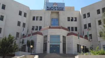قرار بشأن الرسوم المفروضة على الشاحنات والبرادات السورية