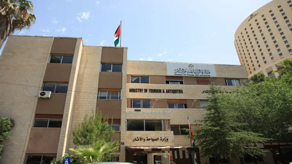وزارة السياحة تفعيل قناة تواصل مع السياح المتضررين من الأحداث الإقليمية وزارة السياحة تفعيل قناة تواصل مع السياح المتضررين من الأحداث الإقليمية