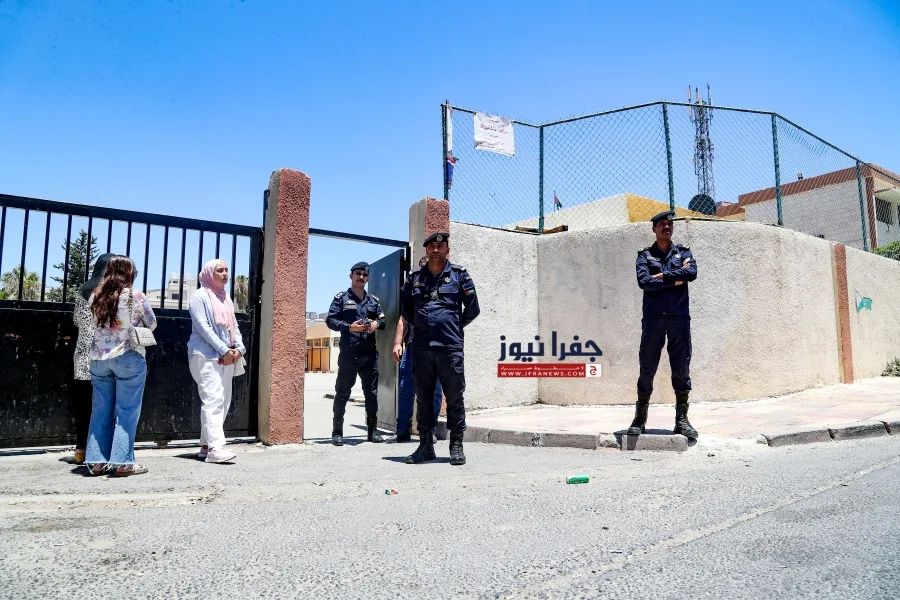 “تزامناً مع العطلة” … “طلاب التوجيهي” يتقدمون لاختبار الرياضيات – الجزء الأول “تزامناً مع العطلة” … “طلاب التوجيهي” يتقدمون لاختبار الرياضيات – الجزء الأول