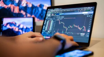 شخص يفقد 650 ألف دينار بسبب “شركة استثمار” .. والنواب يتناولون القضية