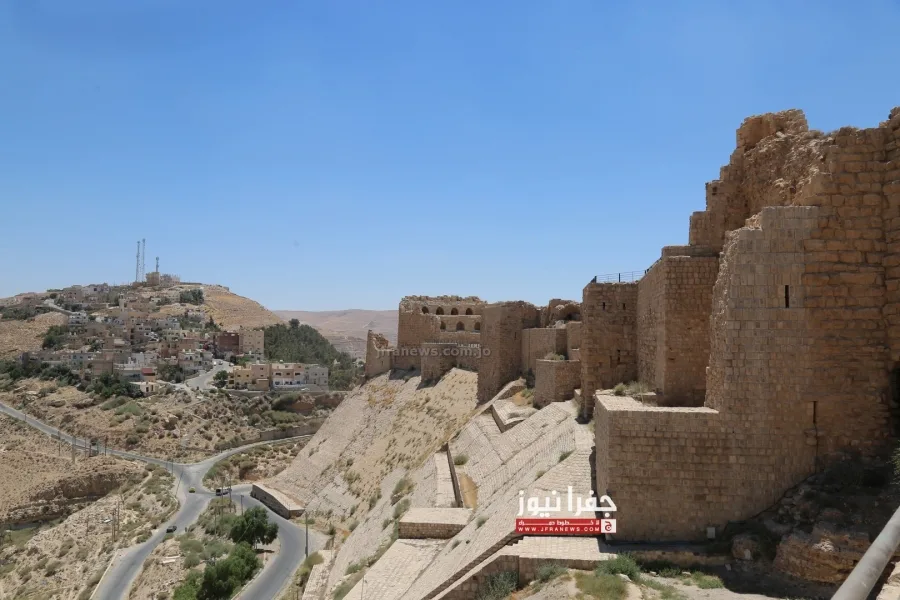مصادرة مواد غذائية غير صالحة للاستخدام في الكرك مصادرة مواد غذائية غير صالحة للاستخدام في الكرك