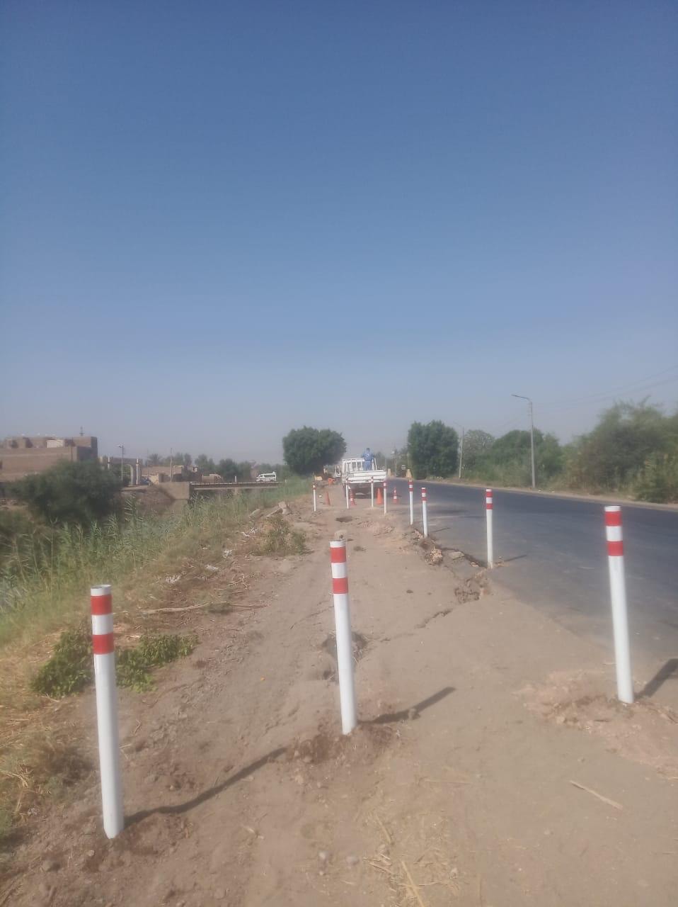 قد تكون صورة ‏‏‏طريق‏، و‏عشب‏‏ و‏أفق‏‏