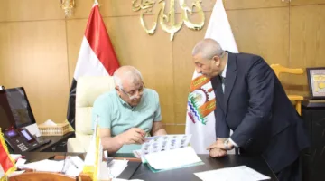 محافظ الوادي الجديد يعلن نتائج الشهادة الإعدادية مع نسبة نجاح 90.1% ويبارك للمتفوقين عبر الهاتف