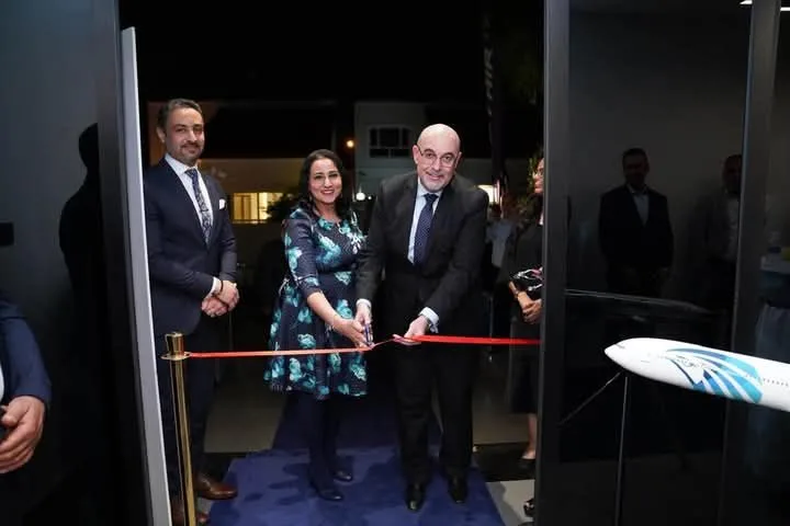 مصر للطيران تواصل تدشين فرع جديد في مدينة أربيل بالعراق. مصر للطيران تواصل تدشين فرع جديد في مدينة أربيل بالعراق.