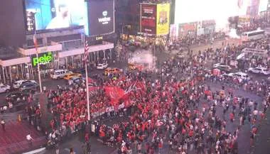 جماهير الوداد تضفي حماسًا على أجواء فيلاديلفيا جماهير الوداد تضفي حماسًا على أجواء فيلاديلفيا