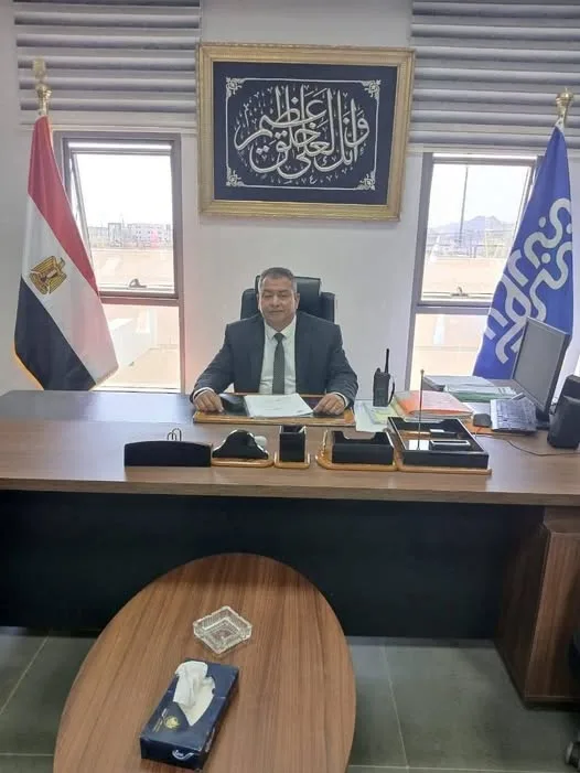 رئيس مدينة شرم الشيخ يلتقي بالمواطنين ويستعرض حلولًا عاجلة لمشكلاتهم رئيس مدينة شرم الشيخ يلتقي بالمواطنين ويستعرض حلولًا عاجلة لمشكلاتهم