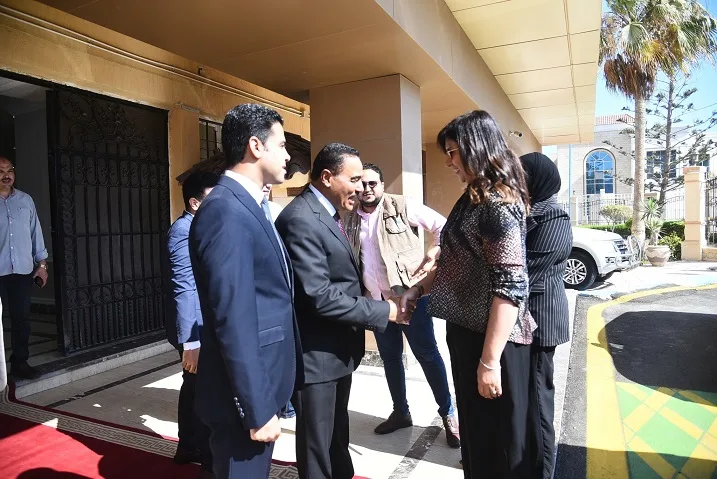 قوافل العطاء تصل إلى الجفيرة: محافظ مطروح يستقبل نبيلة مكرم لإطلاق مبادرة تنموية متكاملة قوافل العطاء تصل إلى الجفيرة: محافظ مطروح يستقبل نبيلة مكرم لإطلاق مبادرة تنموية متكاملة