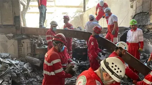 مصادر إيرانية: 585 شخصاً لقوا حتفهم منذ بداية الغارات الإسرائيلية مصادر إيرانية: 585 شخصاً لقوا حتفهم منذ بداية الغارات الإسرائيلية