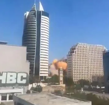 الحرس الثوري الإيراني يضرب مركز البث الميداني للقناة 14 الإسرائيلية في حيفا بصواريخ سجيل 3.