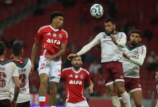 فلومينينسي يتغلب على إنترناسيونال.. وبالميراس يتراجع من صدارة الدوري البرازيلي فلومينينسي يتغلب على إنترناسيونال.. وبالميراس يتراجع من صدارة الدوري البرازيلي