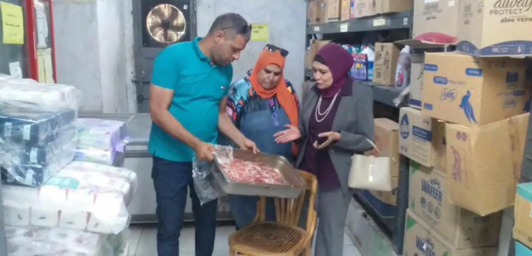 rewrite this title in other words: في أول أيام العيد.. ضبط 138 كيلو أغذية فاسدة ببني سويف وإحالة المخالفين للنيابة rewrite this title in other words: في أول أيام العيد.. ضبط 138 كيلو أغذية فاسدة ببني سويف وإحالة المخالفين للنيابة