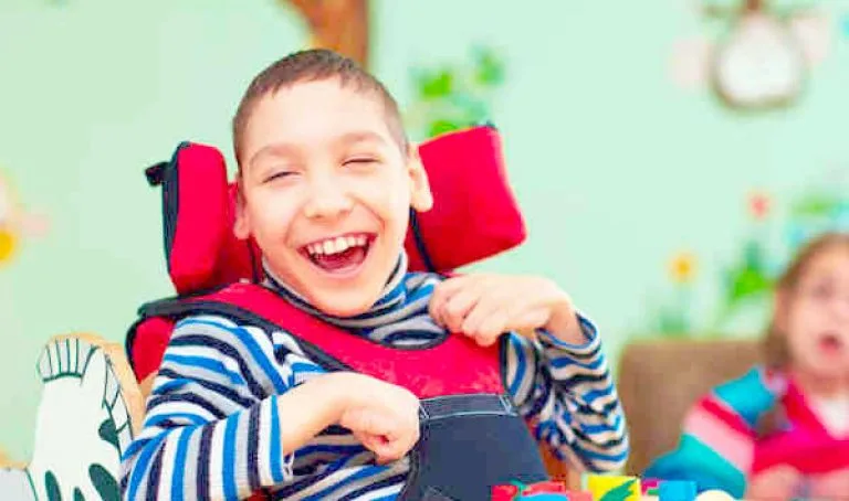 في إطار مساعي الدولة لدمجهم: كيف ساهم الفن في إدماج ذوي الهمم في المجتمع؟ في إطار مساعي الدولة لدمجهم: كيف ساهم الفن في إدماج ذوي الهمم في المجتمع؟