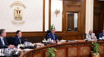 رئيس الوزراء يراقب استراتيجية تأمين مخزون كافٍ من المواد النفطية والغاز الطبيعي