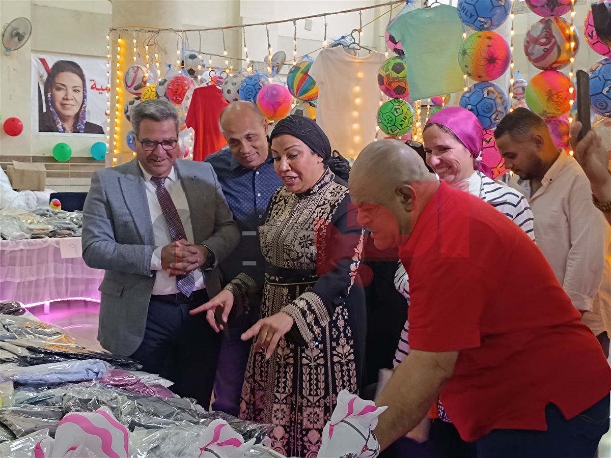 النائبة نشوي الديب ومحمد مرعي سكرتير عام مساعد محافظة الجيزة 