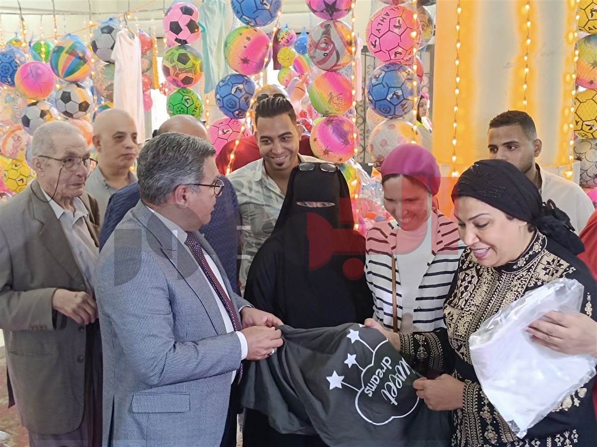 النائبة نشوي الديب ومحمد مرعي سكرتير عام مساعد محافظة الجيزة 