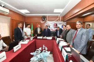 محافظ الدقهلية يتواجد في غرفة عمليات المديرية لمتابعة بدء امتحانات الثانوية العامة