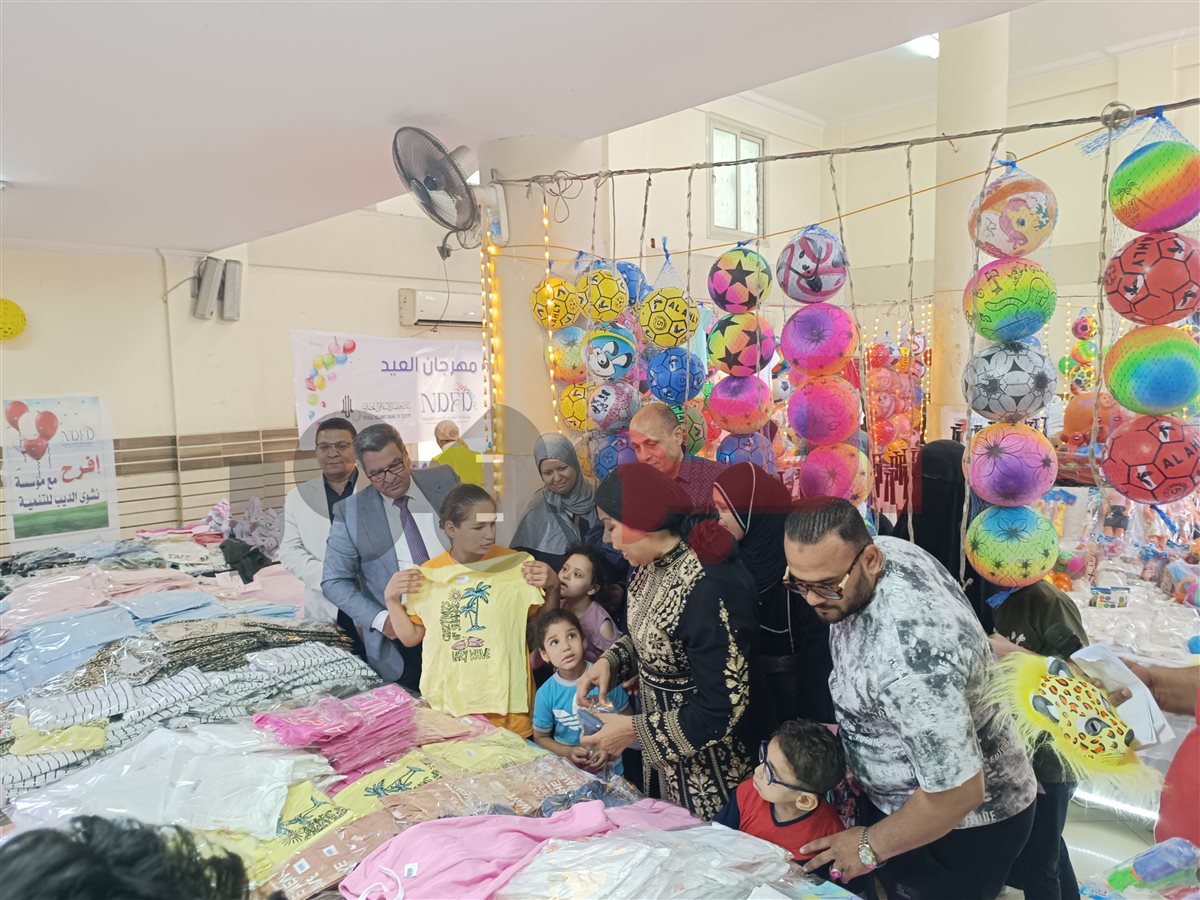 النائبة نشوي الديب ومحمد مرعي سكرتير عام مساعد محافظة الجيزة 