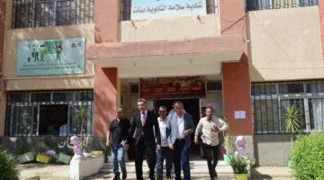 مفتش السويس يزور لجان اختبارات الثانوية العامة والأزهرية في المحافظة