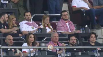 الملك يتواجد في استاد عمان لدعم النشامى (فيديو وصور)