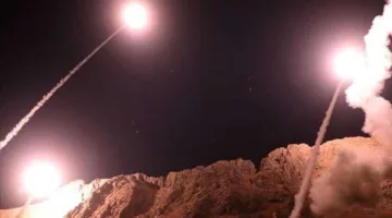 إيران تقصف القواعد الأمريكية في قطر والبحرين والكويت والعراق وسط انطلاق صفارات الإنذار في السعودية (فيديوهات)