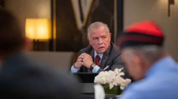 الملك يجتمع مع قدامى العسكريين ويعبر عن تقديره لجهود الولايات المتحدة في تهدئة التوترات (صور)