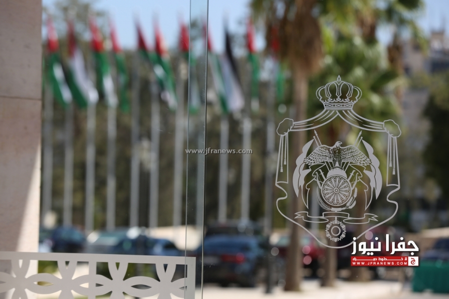 الخصاونة في منصبه الجديد: من سيكون خلفه في أمانة سر مجلس الوزراء؟