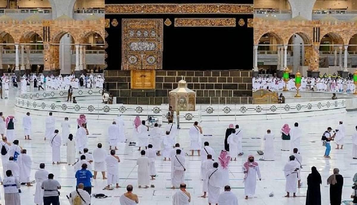 السعودية تجدد غطاء الكعبة المشرفة