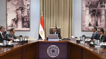رئيس الوزراء يراقب تنفيذ خطة طرح الشركات الحكومية في قطاعات البترول والأعمال العامة