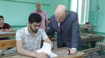 محافظ كفر الشيخ يتابع سير امتحانات الثانوية الأزهرية ويؤكد سلامتها
