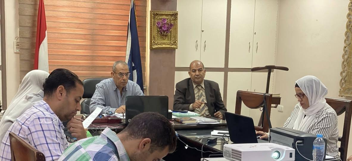 مدير تعليم السويس يعلن عدم ورود أي شكاوى إلى غرفة العمليات خلال امتحانات الثانوية العامة. مدير تعليم السويس يعلن عدم ورود أي شكاوى إلى غرفة العمليات خلال امتحانات الثانوية العامة.