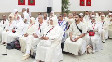 مستشار يوجه انتقادات لوكالات السفر بسبب ارتفاع أسعار الحج ويعتبر أن المسؤولية تقع على وزارة السياحة.