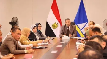محافظ دمياط يتابع سير العمل في نظام التأمين الصحي الشامل
