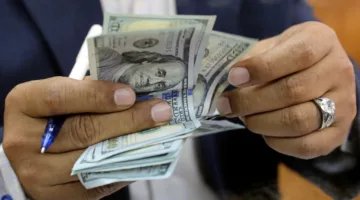 تراجع جاذبية “الملاذ الآمن” … هل وصل زمن الدولار إلى نهايته؟
