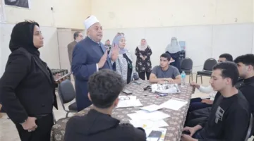 رئيس قطاع المعاهد الأزهرية ونائبا له يزورون امتحان النحو لطلاب الفرع العلمي
