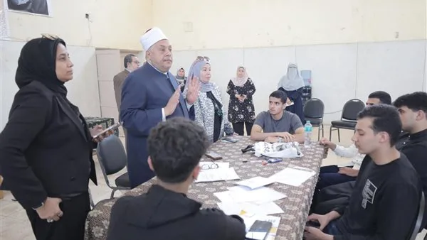رئيس قطاع المعاهد الأزهرية ونائبا له يزورون امتحان النحو لطلاب الفرع العلمي